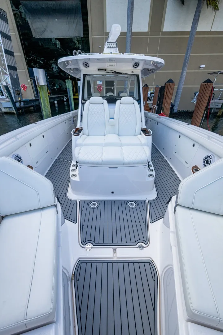 Slide: The Image of Everglades 395 Center Console 2020 - 7087688