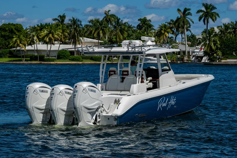 Slide: The Image of Everglades 395 Center Console 2020 - 7087697