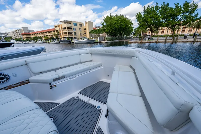 Slide: The Image of Everglades 395 Center Console 2020 - 7087691