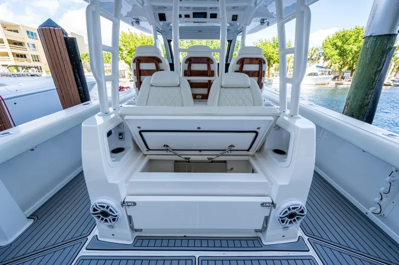 Slide: The Image of Everglades 395 Center Console 2020 - 7087670