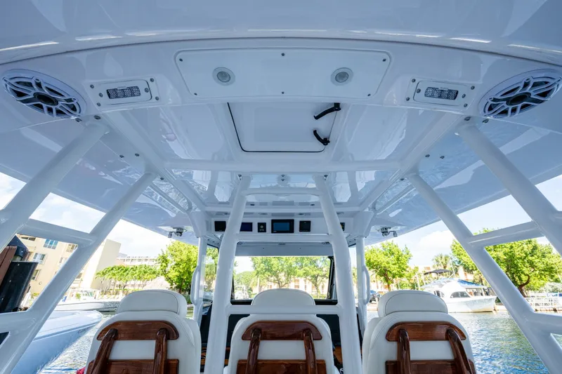 Slide: The Image of Everglades 395 Center Console 2020 - 7087672