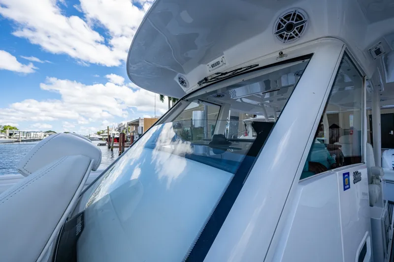 Slide: The Image of Everglades 395 Center Console 2020 - 7087674