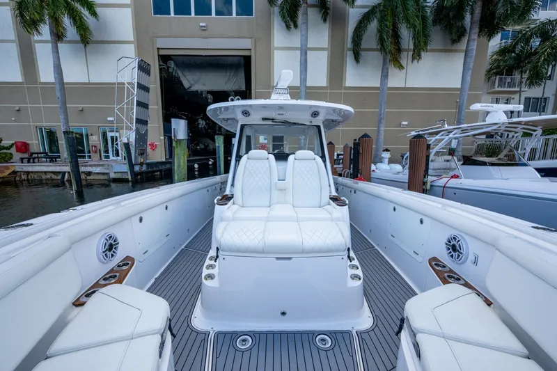 Slide: The Image of Everglades 395 Center Console 2020 - 7087661