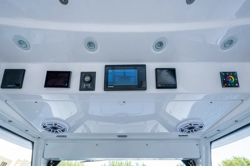 Slide: The Image of Everglades 395 Center Console 2020 - 7087673