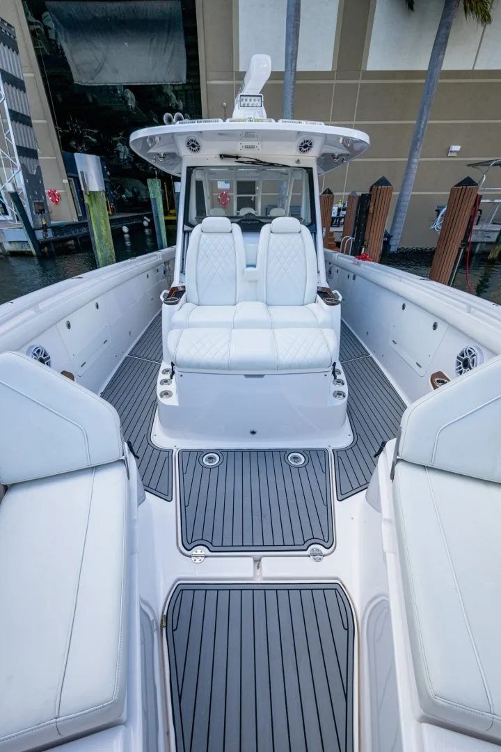 Slide: The Image of Everglades 395 Center Console 2020 - 7680164
