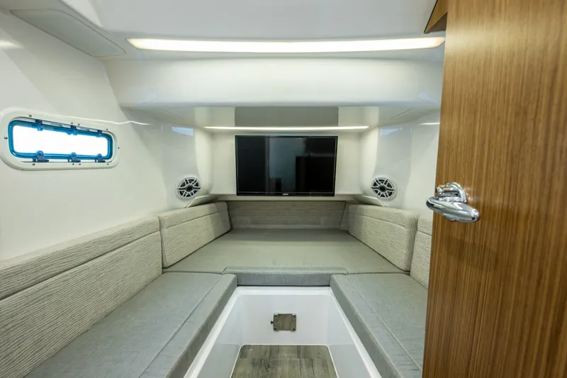 Slide: The Image of Everglades 395 Center Console 2020 - 7087687