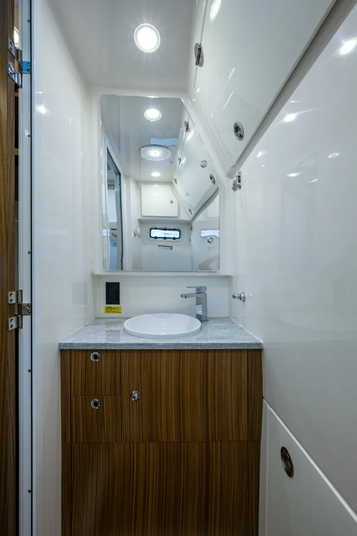 Slide: The Image of Everglades 395 Center Console 2020 - 7087685