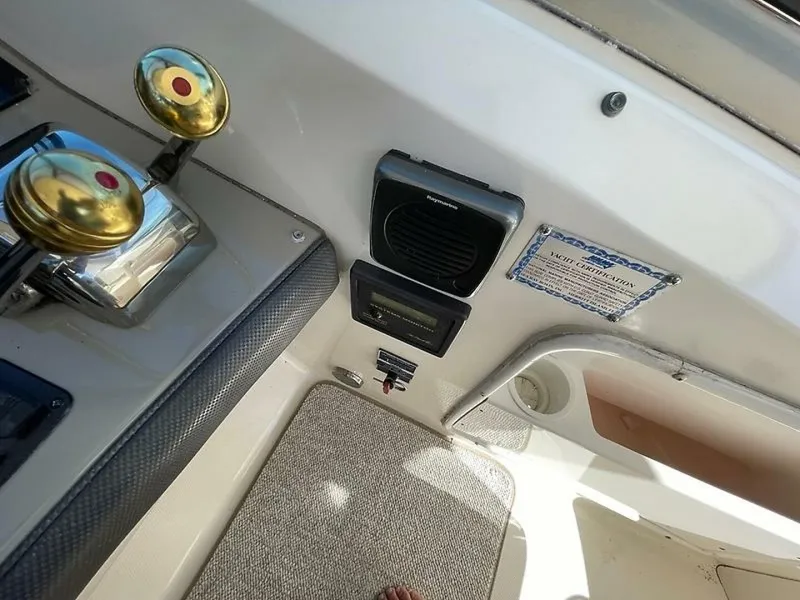 Slide: The Image of Sea Ray 390 Sundancer 2005 - 5826575