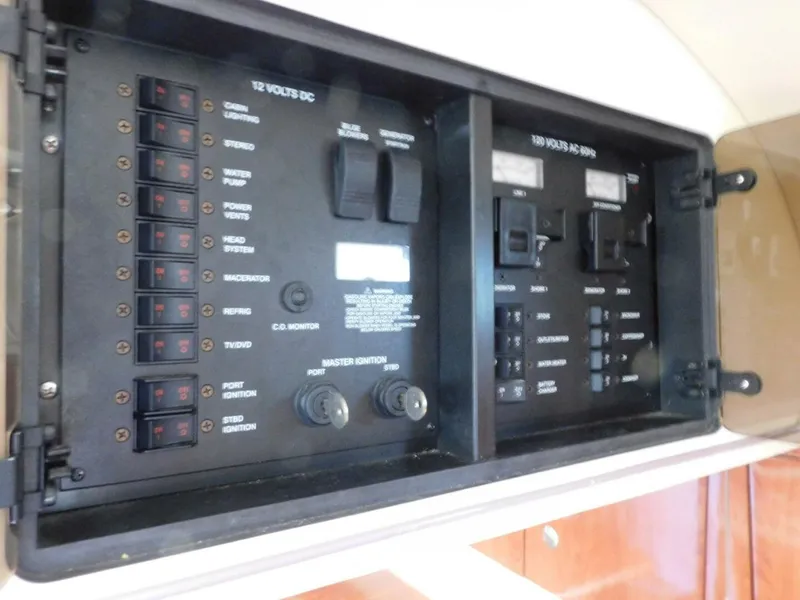 Slide: The Image of Monterey 302 Sport Cruiser 2006 - 5826832