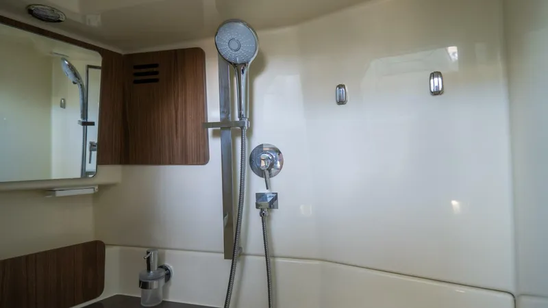 Slide: The Image of Chris-Craft Calypso 2026 - 5827094