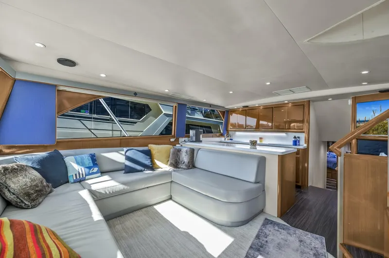 Slide: The Image of Viking 58 Enclosed Flybridge 1999 - 5827585