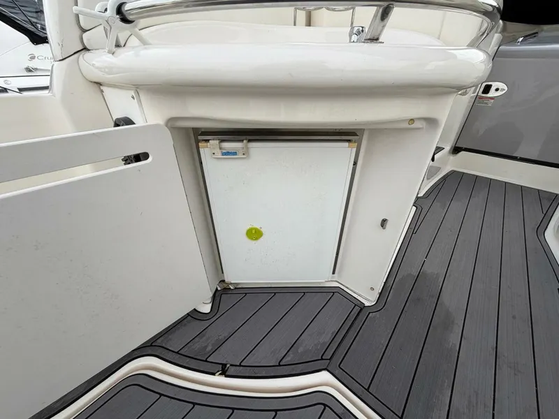 Slide: The Image of Sea Ray 340 Sundancer 2004 - 5827529