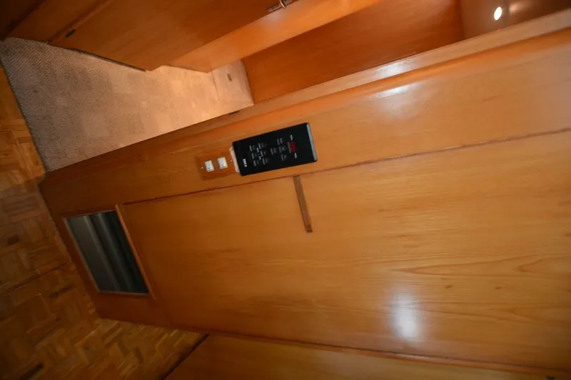 Slide: The Image of Ocean Alexander 540 Pilothouse 1991 - 5827648