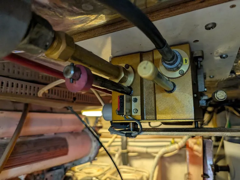 Slide: The Image of Ocean Alexander 540 Pilothouse 1991 - 5827671