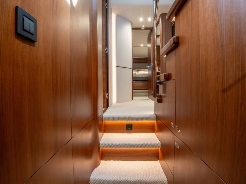 Slide: The Image of 2020 Princess S66 - 5944041