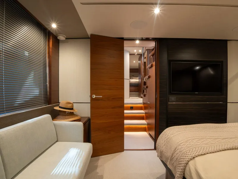 Slide: The Image of 2020 Princess S66 - 5944036