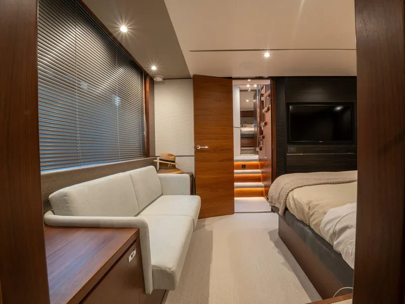 Slide: The Image of 2020 Princess S66 - 5944031