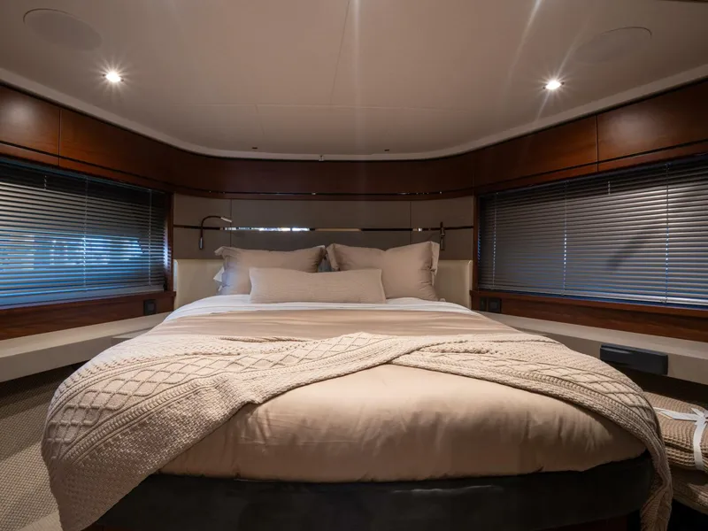 Slide: The Image of 2020 Princess S66 - 5944047