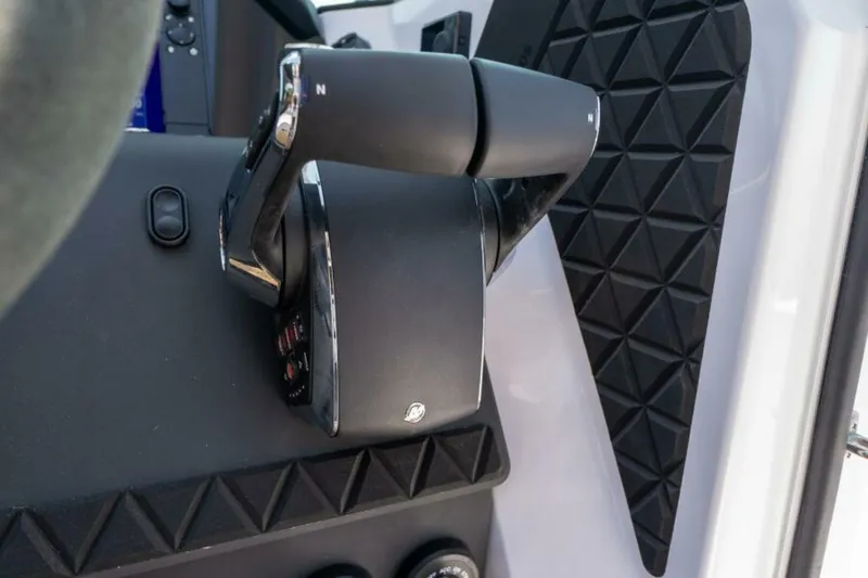 Slide: The Image of Axopar Axopar 37 XC 2026 - 5827858