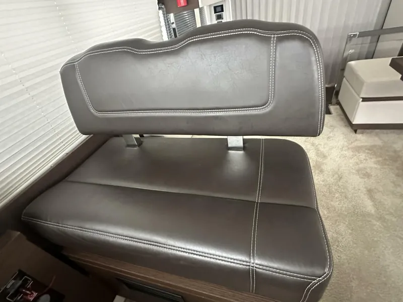 Slide: The Image of Prestige 460S 2020 - 5828217