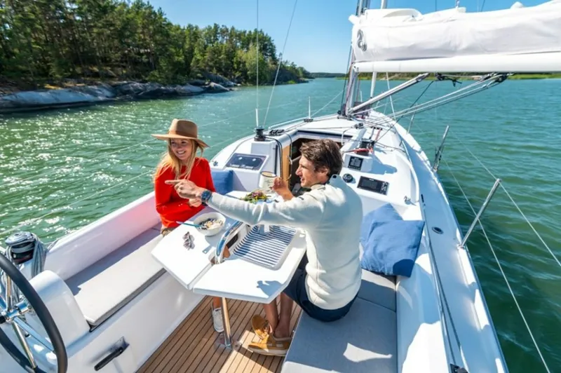 Slide: The Image of Beneteau Oceanis 30.1 Electric - 5828253