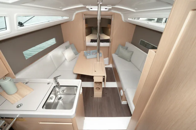 Slide: The Image of Beneteau Oceanis 30.1 Electric - 5828254