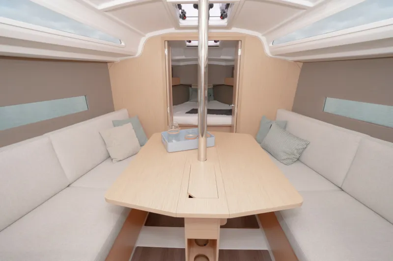Slide: The Image of Beneteau Oceanis 30.1 Electric - 5828258