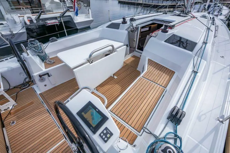 Slide: The Image of Beneteau Oceanis 37.1 First Line - 5851922