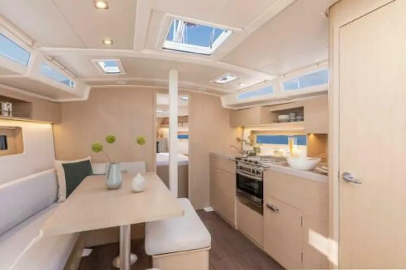 Slide: The Image of Beneteau Oceanis 37.1 First Line Salon - 5828318