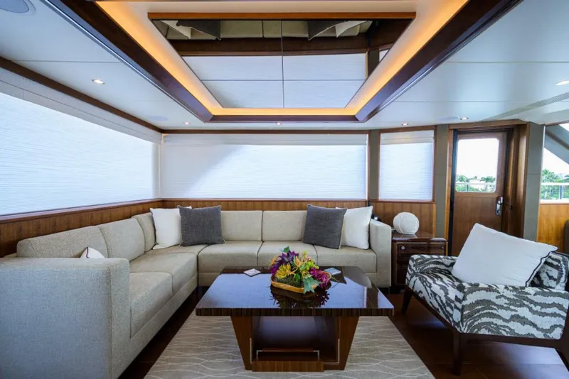 Slide: The Image of Ocean Alexander 100 ZEPHYR - Interior Flybridge 2019 Ocean Alexander 100 ZEPHYR - 5828936