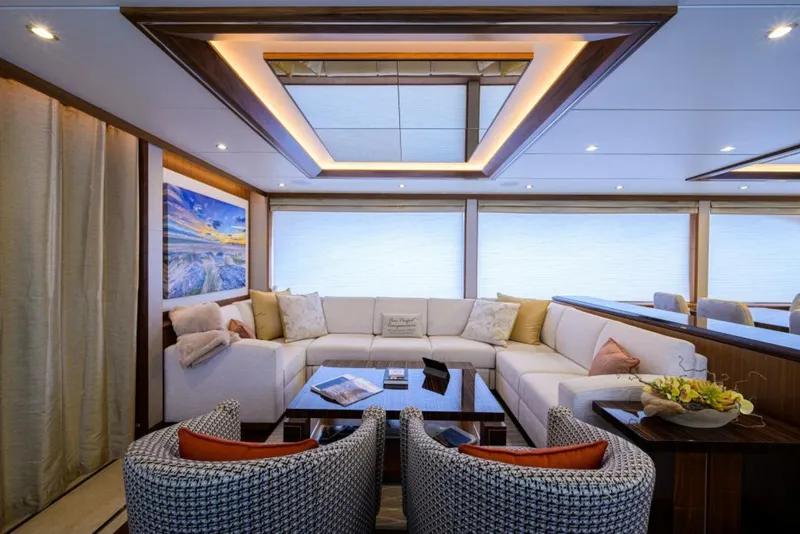 Slide: The Image of Ocean Alexander 100 ZEPHYR - Interior Salon 2019 Ocean Alexander 100 ZEPHYR - 5828927