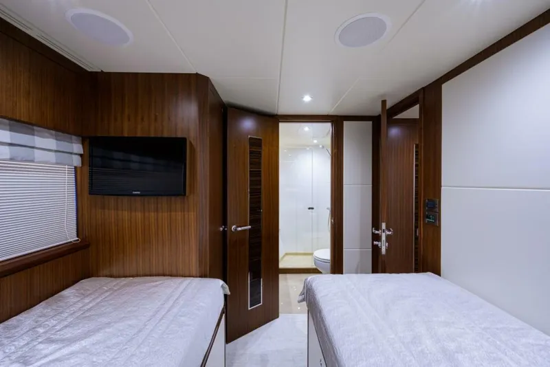 Slide: The Image of Ocean Alexander 100 ZEPHYR - Interior Guest Stateroom Port 2019 Ocean Alexander 100 ZEPHYR - 5828708