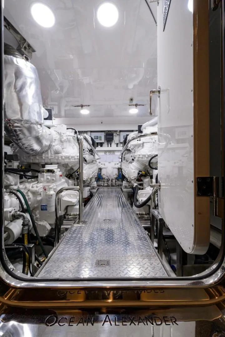 Slide: The Image of Ocean Alexander 100 ZEPHYR - Interior Engine Room 2019 Ocean Alexander 100 ZEPHYR - 5828695