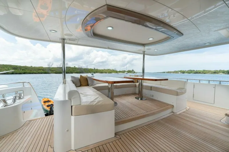 Slide: The Image of Ocean Alexander 100 ZEPHYR - Exterior Maindeck Aft 2019 Ocean Alexander 100 ZEPHYR - 5828665