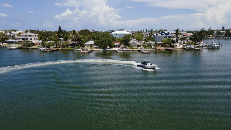 Slide: The Image of Fountain 34 SC 2022 - 5828720