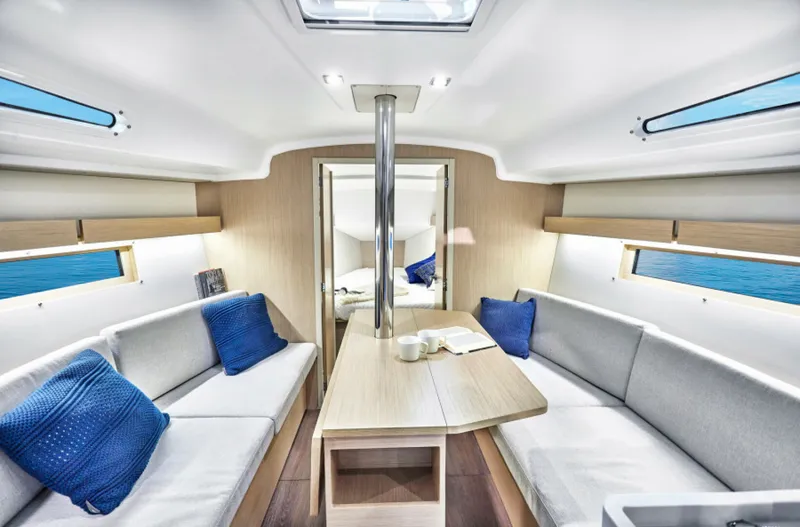 Slide: The Image of Beneteau Oceanis 34.1 First Line Salon - 5829146