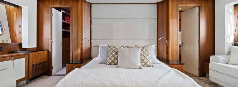 Slide: The Image of Sunseeker Predator 84 2013 - 4