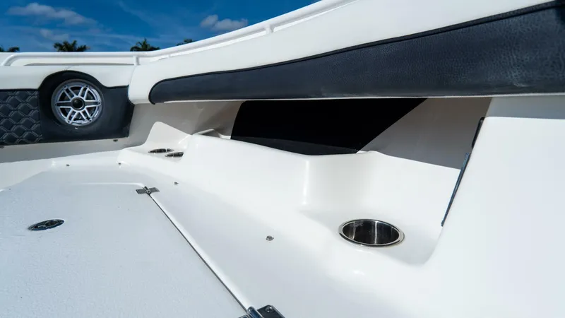 Slide: The Image of Tidewater 32 2021 - 5832801