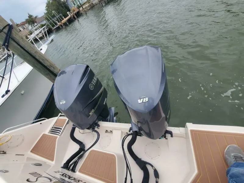 Slide: The Image of Grady-White 330 Express 2018 - 5829568