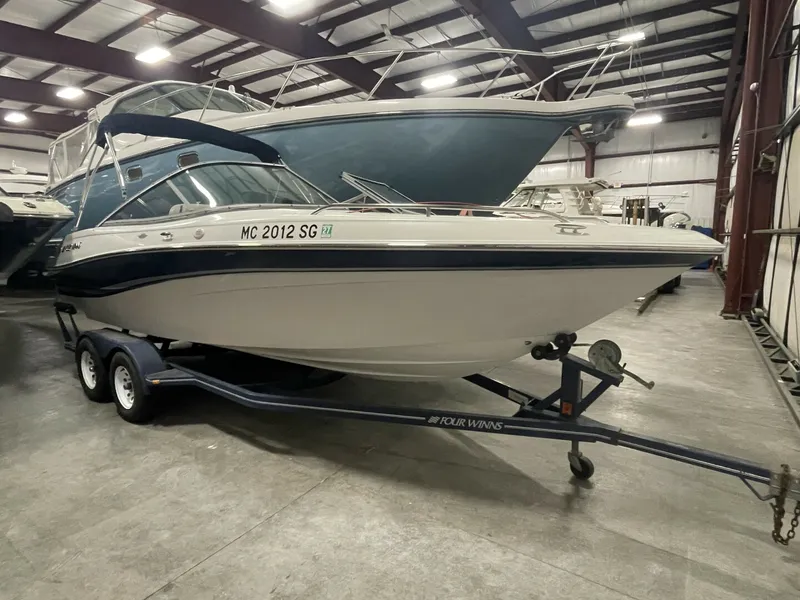 The Image of Four Winns 220 Horizon 2002 - 5829840