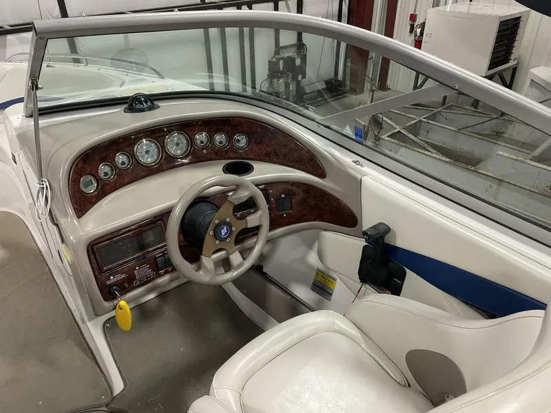 Slide: The Image of Four Winns 220 Horizon 2002 - 5829899