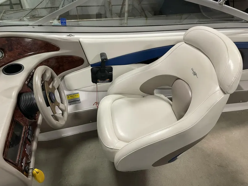 Slide: The Image of Four Winns 220 Horizon 2002 - 5829901