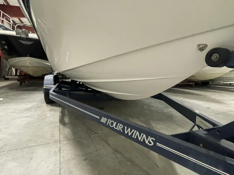 Slide: The Image of Four Winns 220 Horizon 2002 - 5829891