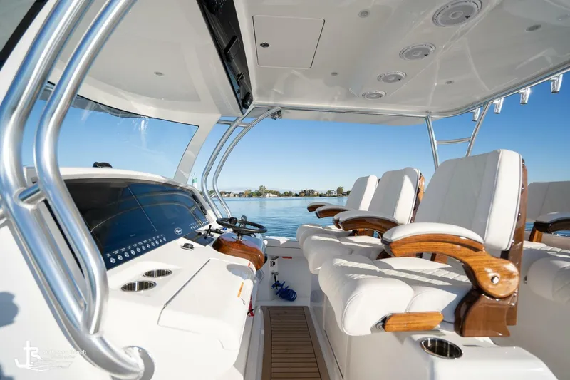 Slide: The Image of Valhalla Boatworks V-46 2025 - 5887431