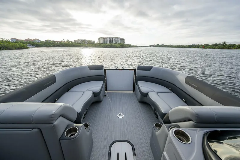 Slide: The Image of Veranda Relax VR22RFL Tri-Toon 2023 - 5830192