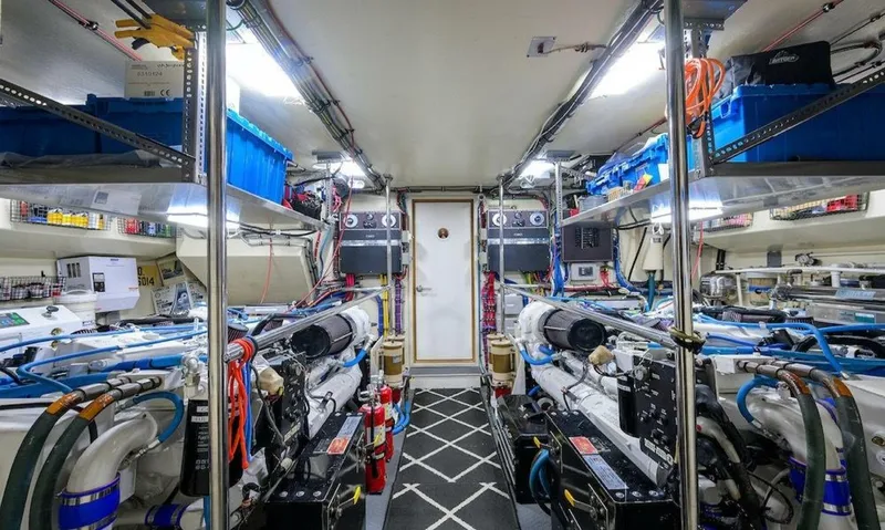 Slide: The Image of Hatteras 70 Cockpit 1998 - 5830302