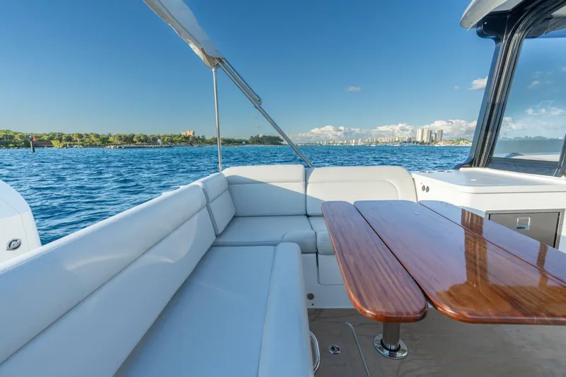 Slide: The Image of 2025 MJM Yachts 3 - 5830630