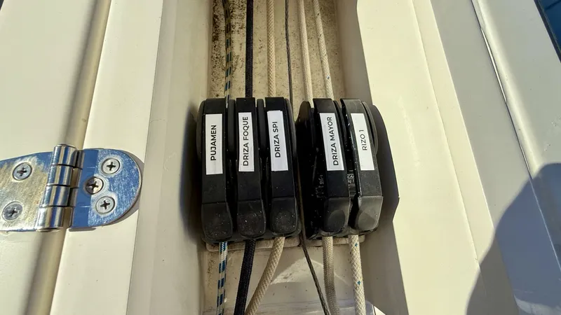 Slide: The Image of Leonardo Eagle 44 2020 - 5830824