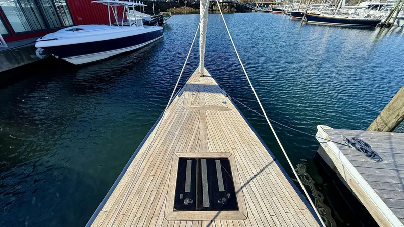 Slide: The Image of Leonardo Eagle 44 2020 - 5830825