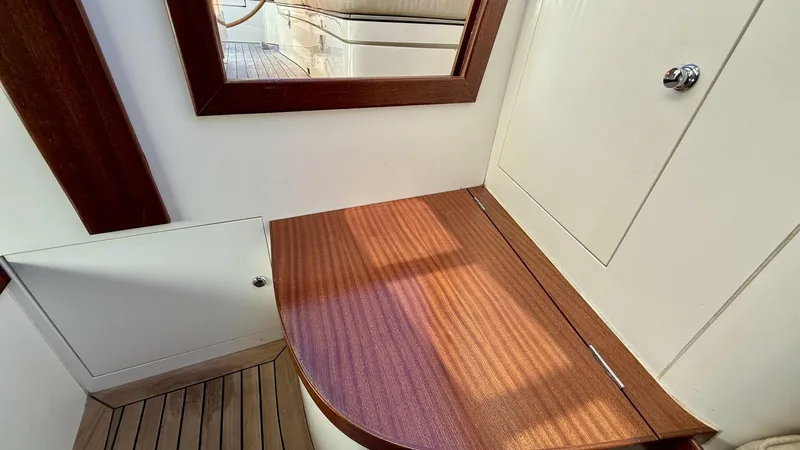 Slide: The Image of Leonardo Eagle 44 2020 - 5830838